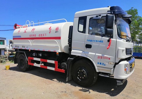 出售兩臺(tái)19年的帶戶帶霧炮二手灑水車(chē)